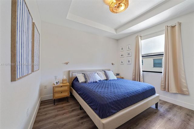 10589 W 33rd Ln, Hialeah, FL 33018