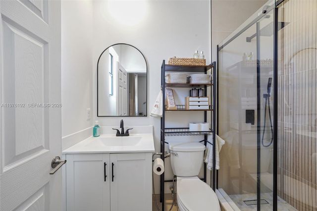 10589 W 33rd Ln, Hialeah, FL 33018