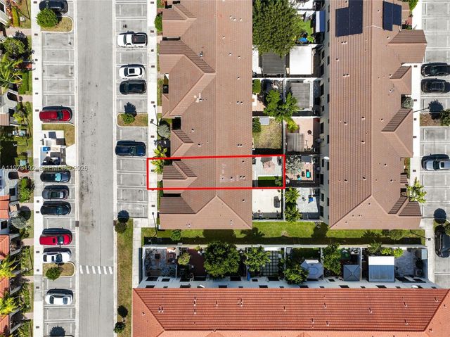 10589 W 33rd Ln, Hialeah, FL 33018