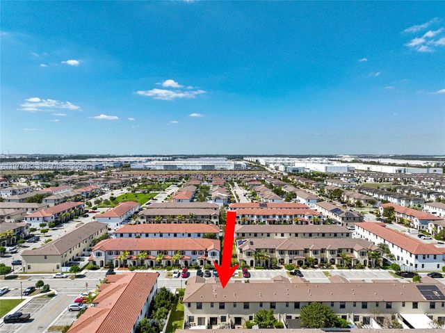 10589 W 33rd Ln, Hialeah, FL 33018