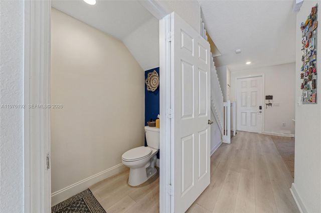 10589 W 33rd Ln, Hialeah, FL 33018