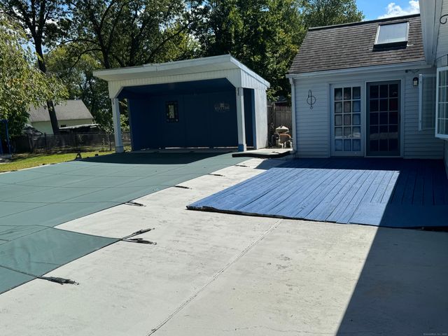 24 Bel Aire Circle, Windsor Locks, CT 06096