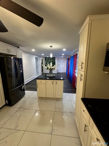 24 Bel Aire Circle, Windsor Locks, CT 06096