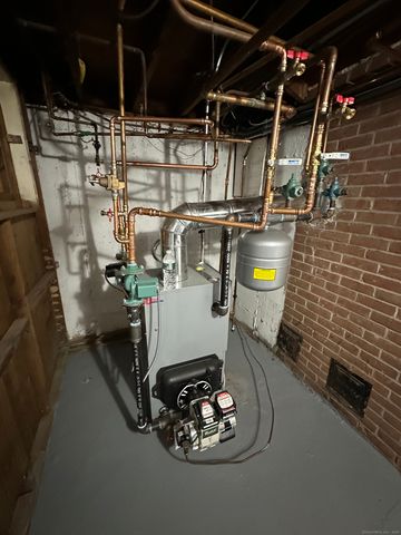 24 Bel Aire Circle, Windsor Locks, CT 06096