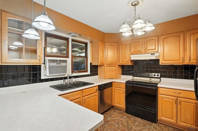 4708 HOWIE DR, Rapid City, SD 57702