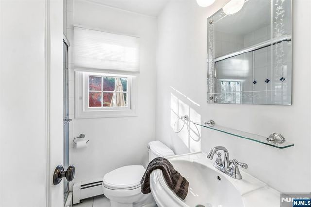 27 Pine Hill Road, Old Tappan, NJ 07675