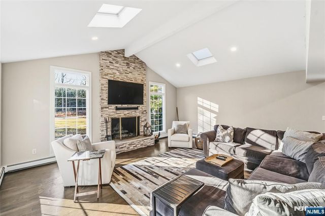 27 Pine Hill Road, Old Tappan, NJ 07675