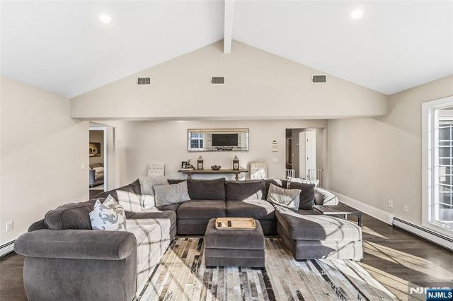 27 Pine Hill Road, Old Tappan, NJ 07675