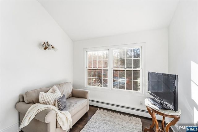 27 Pine Hill Road, Old Tappan, NJ 07675