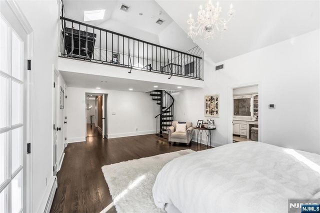 27 Pine Hill Road, Old Tappan, NJ 07675