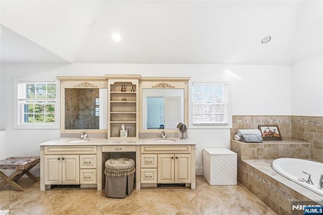 27 Pine Hill Road, Old Tappan, NJ 07675