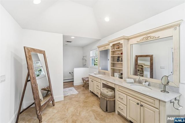 27 Pine Hill Road, Old Tappan, NJ 07675