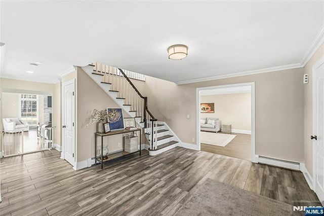 27 Pine Hill Road, Old Tappan, NJ 07675