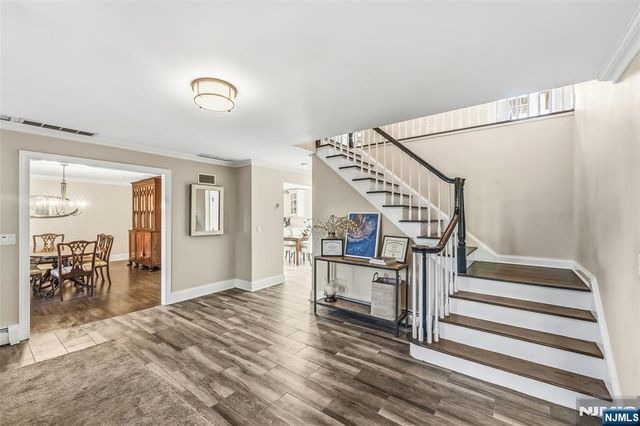 27 Pine Hill Road, Old Tappan, NJ 07675