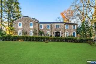 27 Pine Hill Road, Old Tappan, NJ 07675