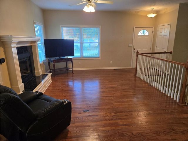 503 E Ottawa Street, Paola, KS 66071