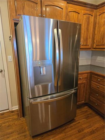 503 E Ottawa Street, Paola, KS 66071