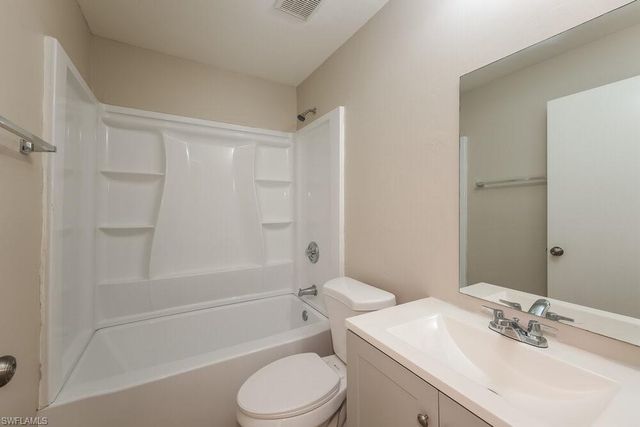 2123 NE 4th PL, Cape Coral, FL 33909