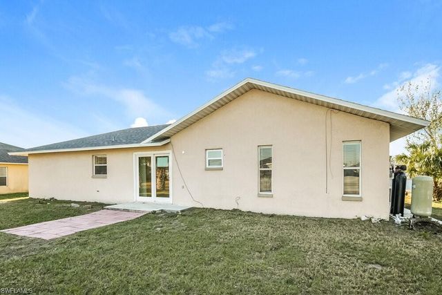 2123 NE 4th PL, Cape Coral, FL 33909