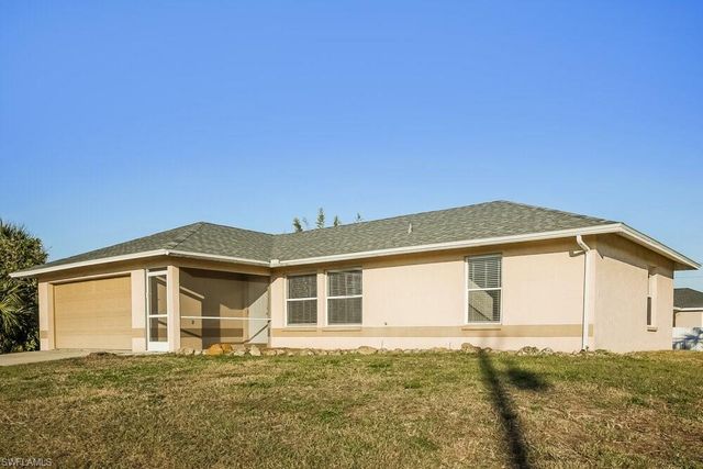 2123 NE 4th PL, Cape Coral, FL 33909