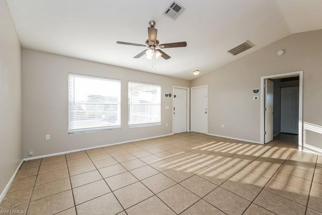 2123 NE 4th PL, Cape Coral, FL 33909