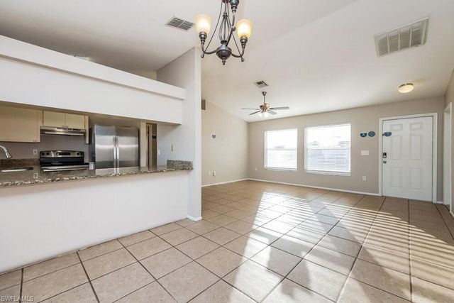 2123 NE 4th PL, Cape Coral, FL 33909