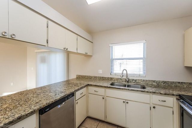 2123 NE 4th PL, Cape Coral, FL 33909