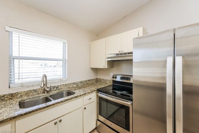 2123 NE 4th PL, Cape Coral, FL 33909