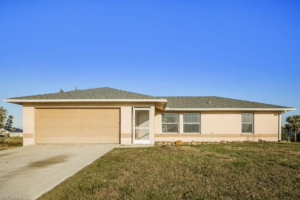 2123 NE 4th PL, Cape Coral, FL 33909