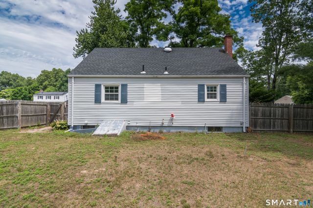 57 Indian Run, Enfield, CT 06082
