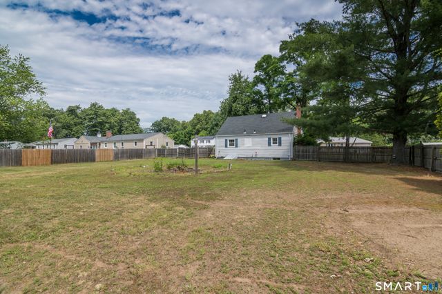 57 Indian Run, Enfield, CT 06082