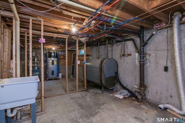 57 Indian Run, Enfield, CT 06082