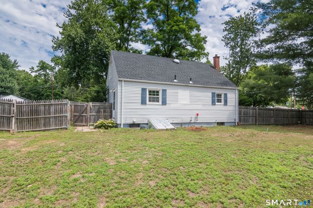 57 Indian Run, Enfield, CT 06082