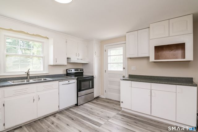 57 Indian Run, Enfield, CT 06082