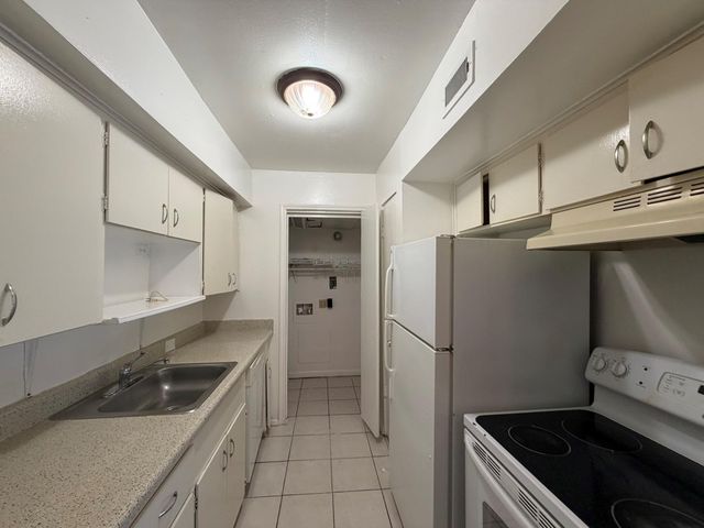 5617 Bissonnet Street 201B, Houston, TX 77081