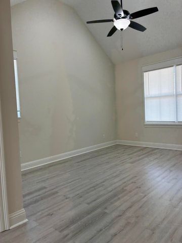 832 Clement St, Lake Charles, LA 70601