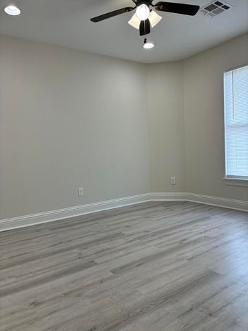 832 Clement St, Lake Charles, LA 70601