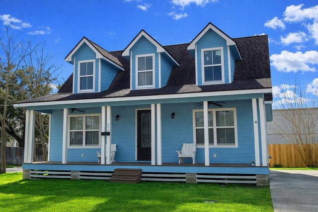 832 Clement St, Lake Charles, LA 70601