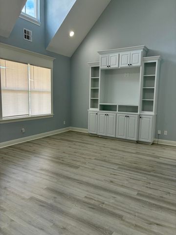 832 Clement St, Lake Charles, LA 70601