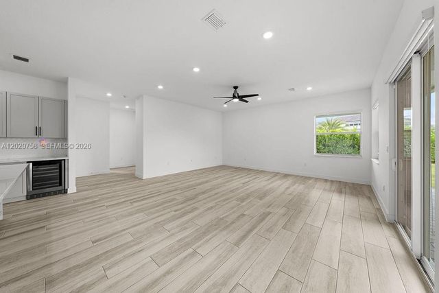2031 Meadows Dr, Davie, FL 33324