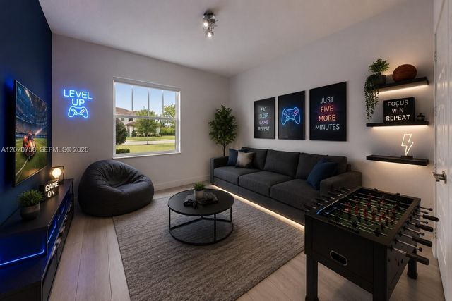 2031 Meadows Dr, Davie, FL 33324