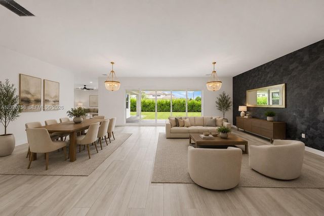 2031 Meadows Dr, Davie, FL 33324