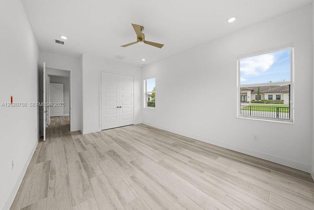 2031 Meadows Dr, Davie, FL 33324