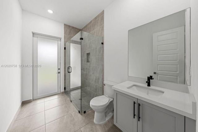 2031 Meadows Dr, Davie, FL 33324