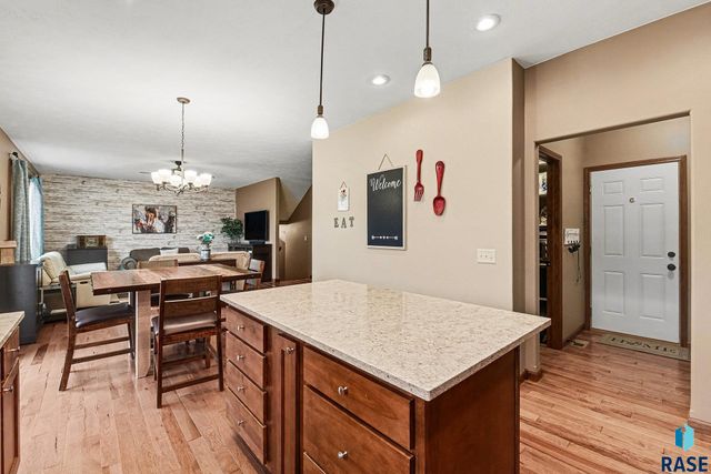 100 Oak Ave Avenue, Crooks, SD 57020