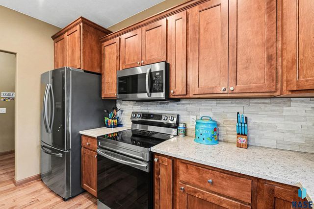 100 Oak Ave Avenue, Crooks, SD 57020