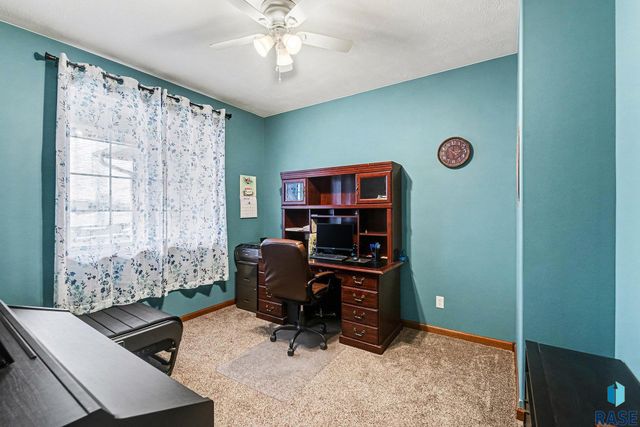 100 Oak Ave Avenue, Crooks, SD 57020