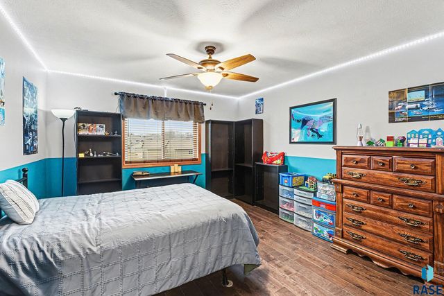 100 Oak Ave Avenue, Crooks, SD 57020