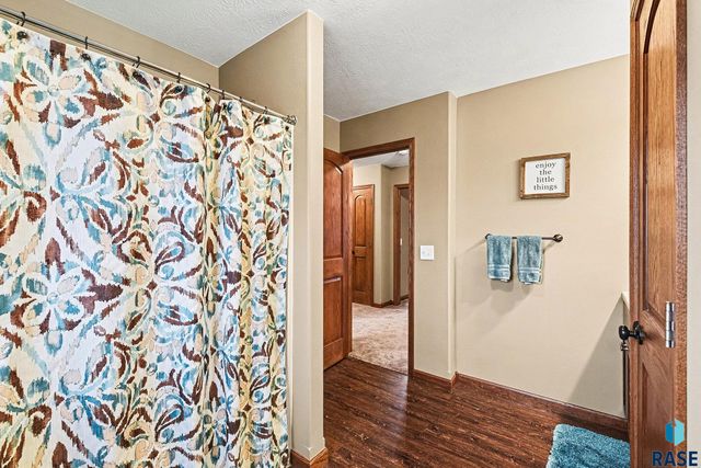 100 Oak Ave Avenue, Crooks, SD 57020