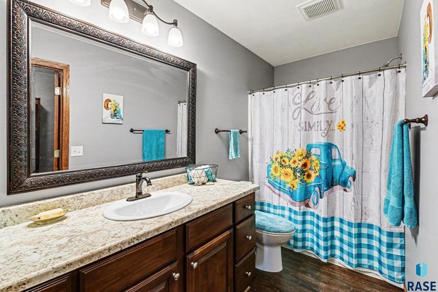 100 Oak Ave Avenue, Crooks, SD 57020